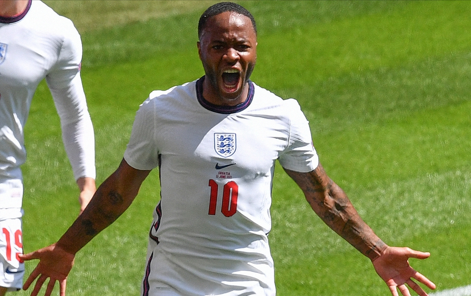  曼城旧将斯特林攻破蓝月亮球门  